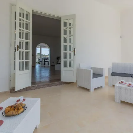 Fumarola Sleeps 8 Pool Air Con Wifi أوستوني