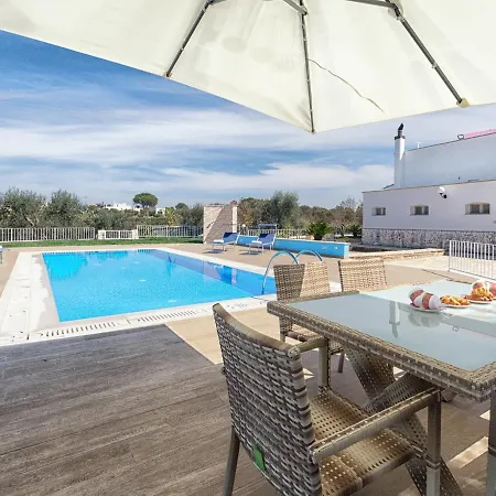 Fumarola Sleeps 8 Pool Air Con Wifi فيلة أوستوني