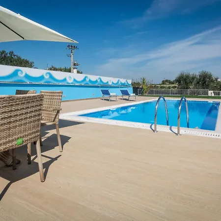 Fumarola Sleeps 8 Pool Air Con Wifi فيلة أوستوني