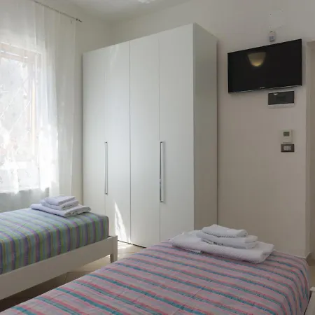 فيلة Fumarola Sleeps 8 Pool Air Con Wifi أوستوني