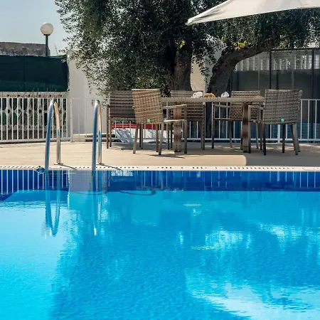Fumarola Sleeps 8 Pool Air Con Wifi *