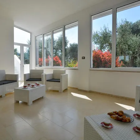 فيلة Fumarola Sleeps 8 Pool Air Con Wifi أوستوني