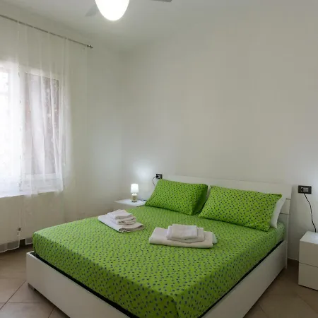 Fumarola Sleeps 8 Pool Air Con Wifi فيلة أوستوني